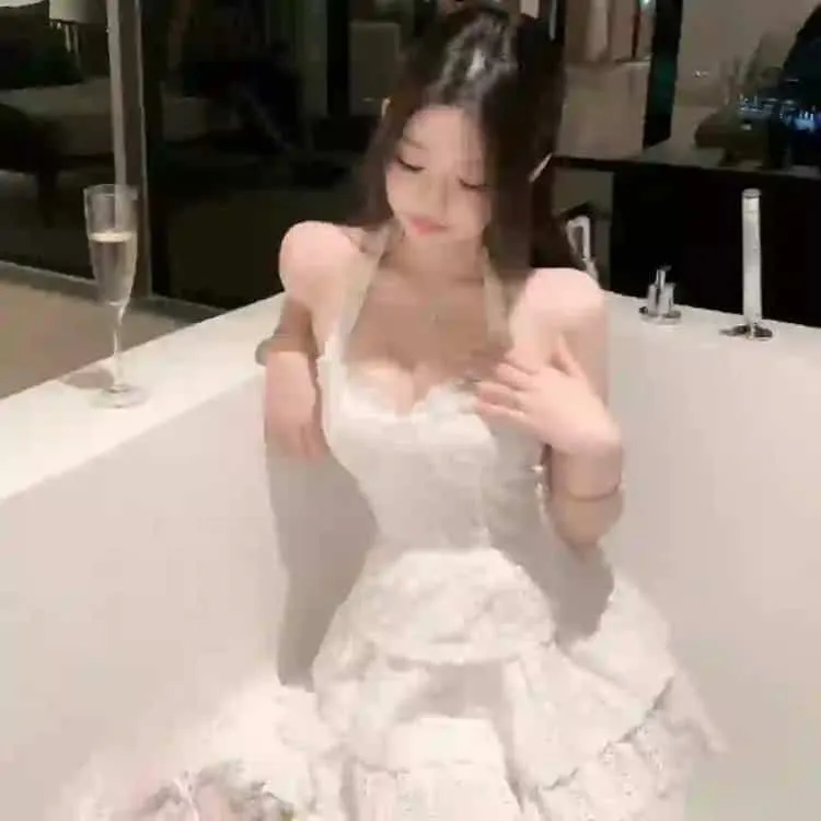 熬夜必追悬疑爽剧！《恶之花》全集未删减，双面丈夫的致命谎言太上头了